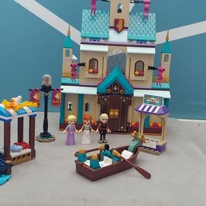EUC Frozen 2 Arendelle Castle set